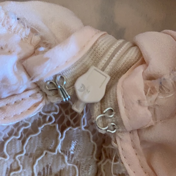 Forever 21 creamy / peachy dress with V neckline and low cut V back. Size Large - Picture 13 of 14